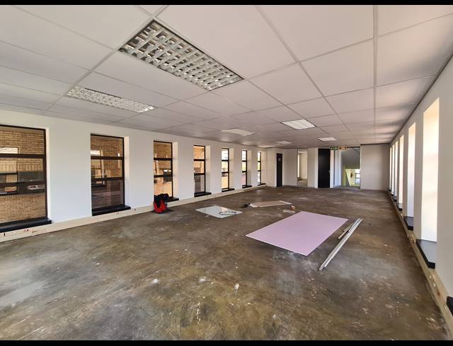 277M² OFFICE TO LET IN HURLINGHAM